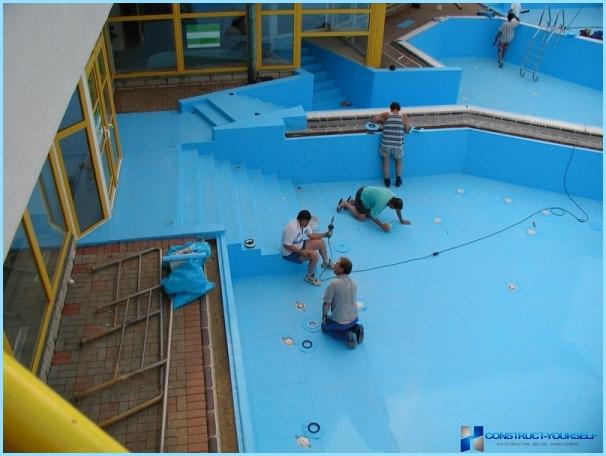 Waterproofing of the pool with their hands