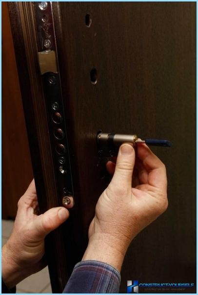 Kako vlastitim rukama zamijeniti larmu u bravi na vratima