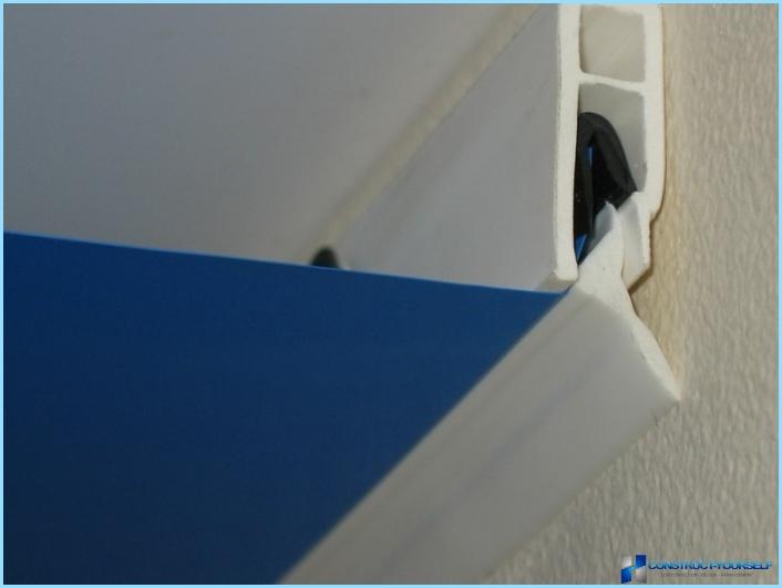 Как да инсталирате лента за маскиране на опънати тавани