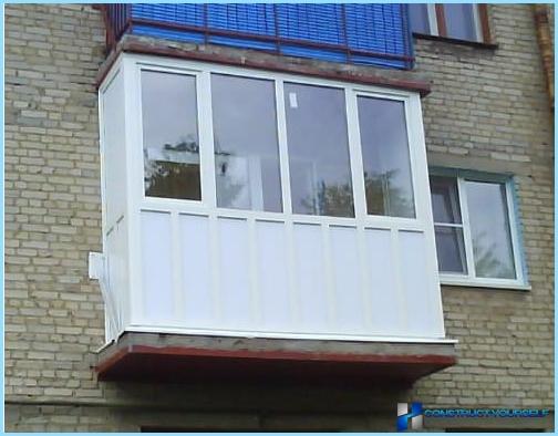 Wie man einen Balkon in einer kleinen Wohnung verglast