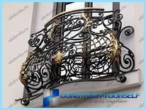 Wrought iron and metallic grilles on the balcony