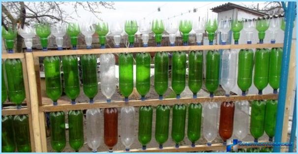 Cómo hacer una cerca con botellas de plástico.