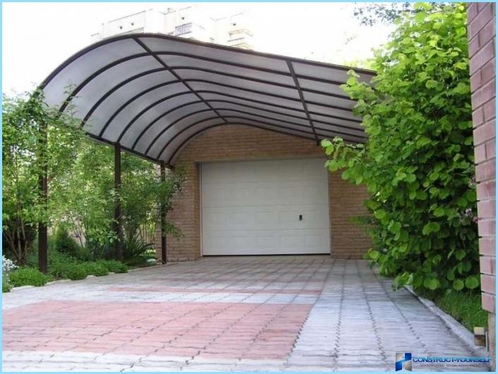Canopies from polycarbonate in a private house