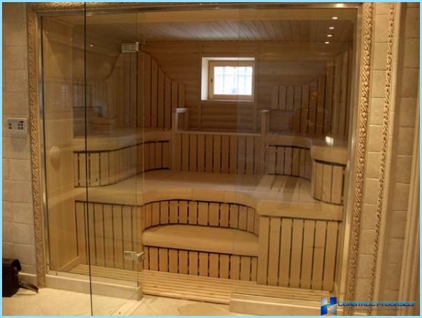 Doors for baths and saunas