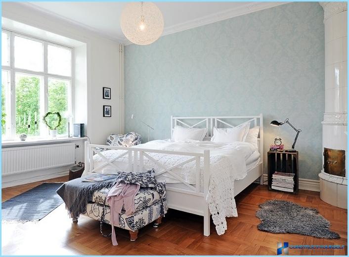Skandinavisk stil i soveværelset interiør
