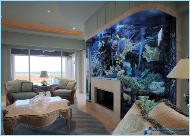 Entwerfen Sie ein Wohnzimmer mit einem Aquarium