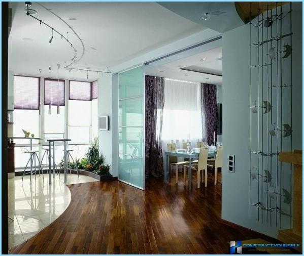 Dekorative Trennwände zwischen Wohnzimmer und Küche