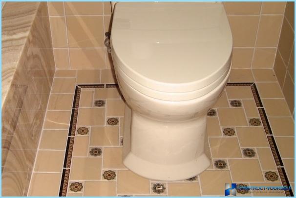 Optionen zum Fertigstellen der Toilette mit Fliesen