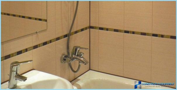 Как да затворите фугата между банята и плочките