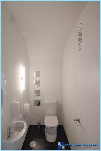 The interior of the toilet in the apartment