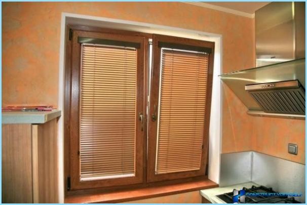 What are blinds in the kitchen is better to choose