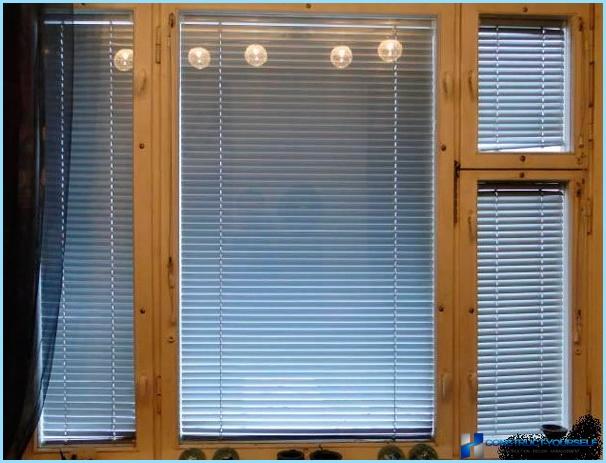 What are blinds in the kitchen is better to choose