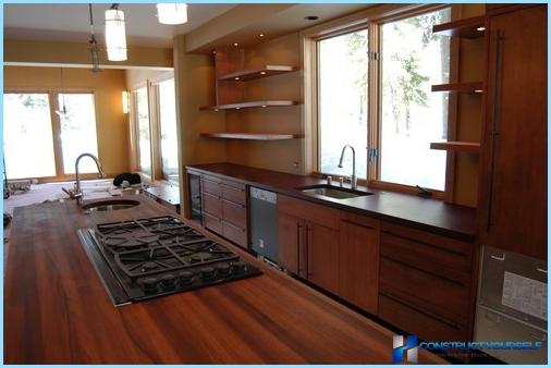 Kitchen design with sink at the window