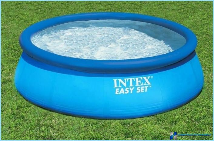 So wählen Sie einen aufblasbaren Pool für eine Sommerresidenz