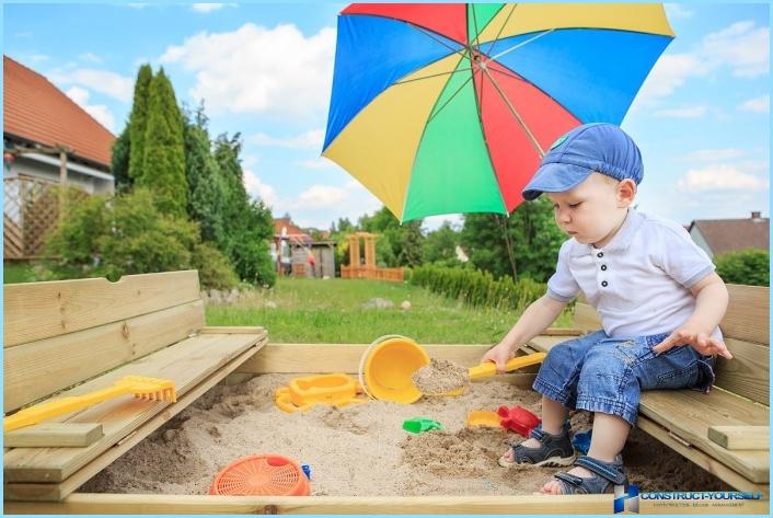 Sandbox per bambini nel paese