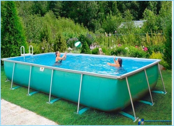 Arten und Eigenschaften von Pools für eine Sommerresidenz