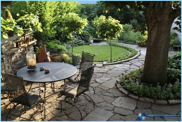 How to make a patio at the cottage