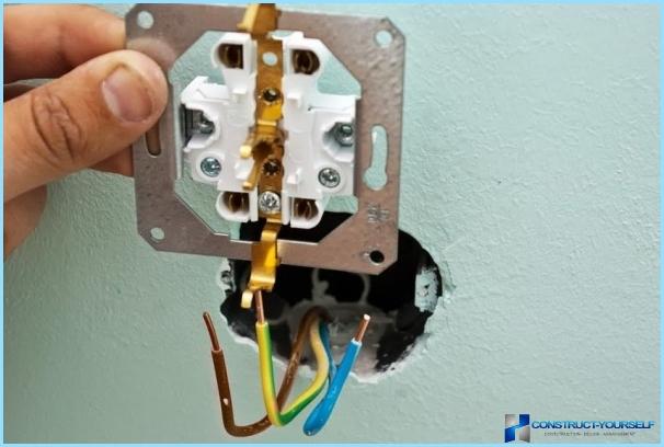 How to connect electrical outlet