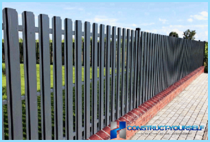 How to paint a metal fence