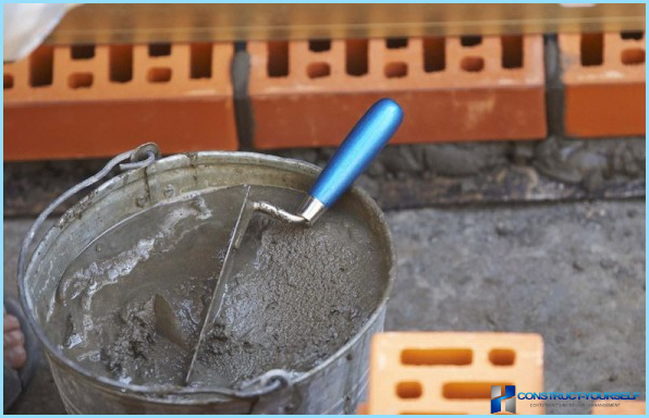 Mixing of mortar for bricklaying