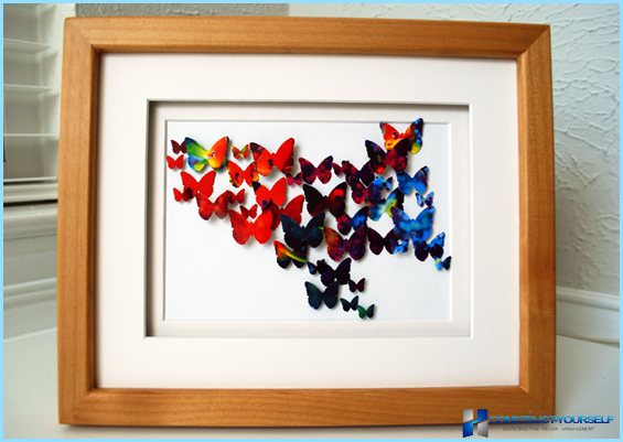 Метелики на стіні в інтер'єрі квартири