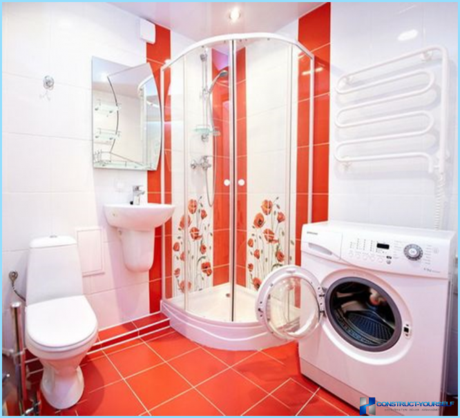 The interior combined bathroom with shower