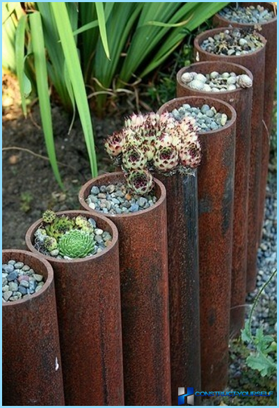 Curbs for flower beds with their hands