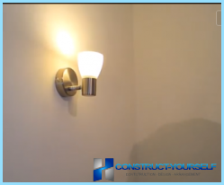 Come installare e collegare una lampada da soli