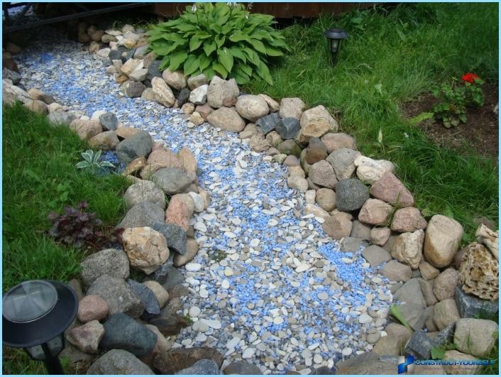 What plants are used for rockeries