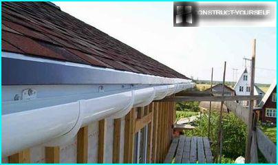 Colocación de un techo blando e instalación de un sistema de canalones